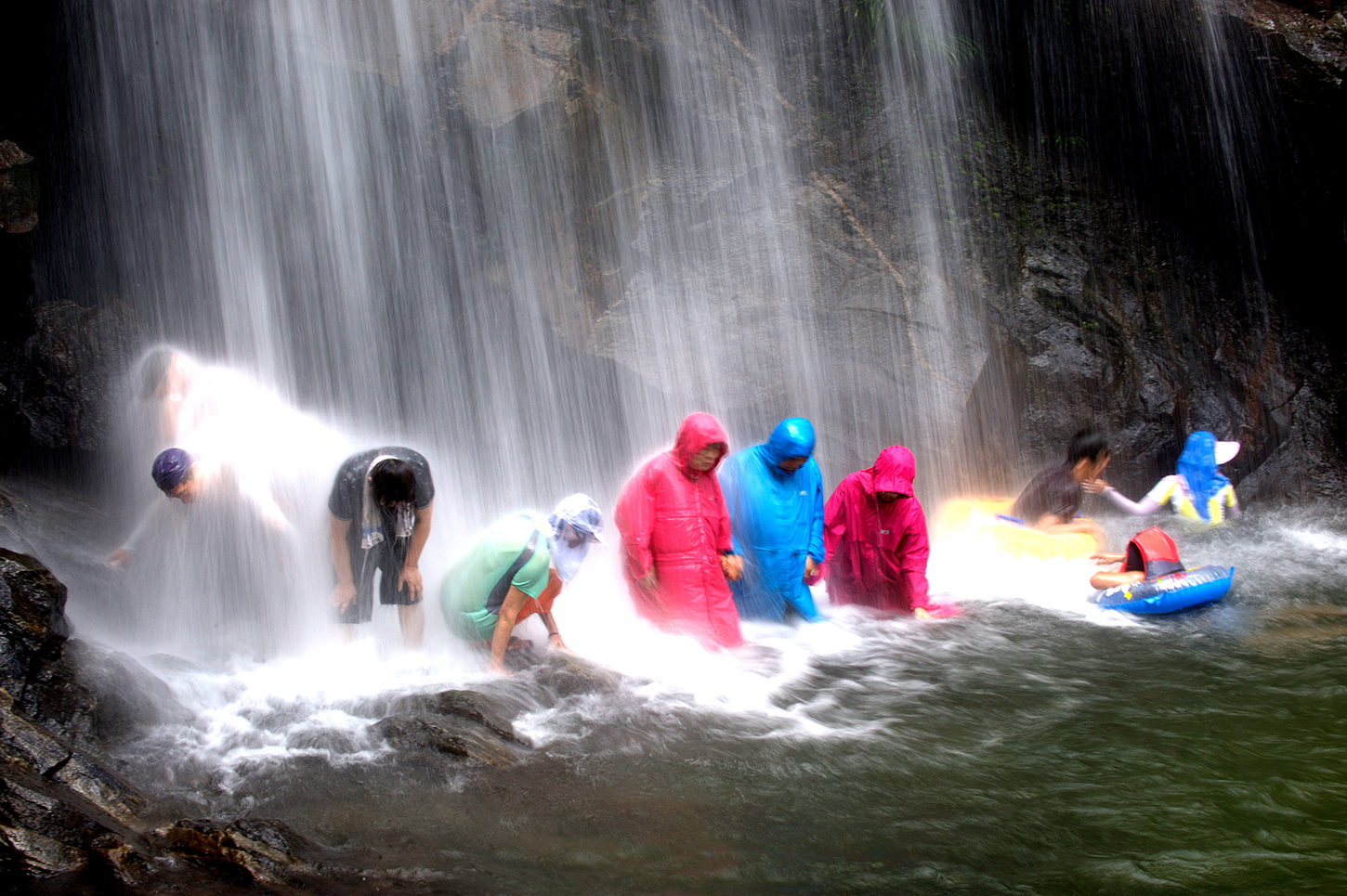 수락폭포의 여름나기1.jpg