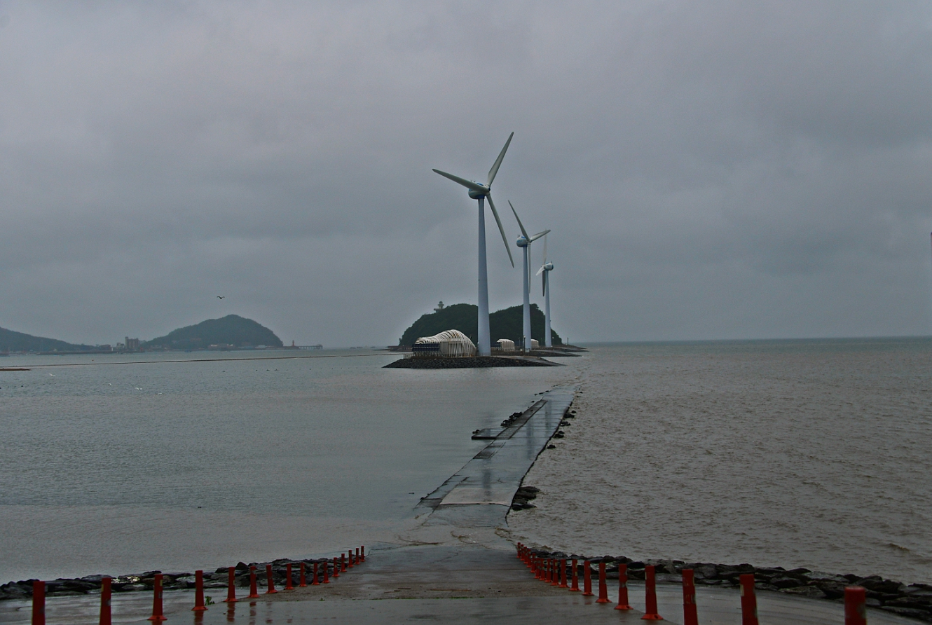 비오는 날의 탄도항.jpg