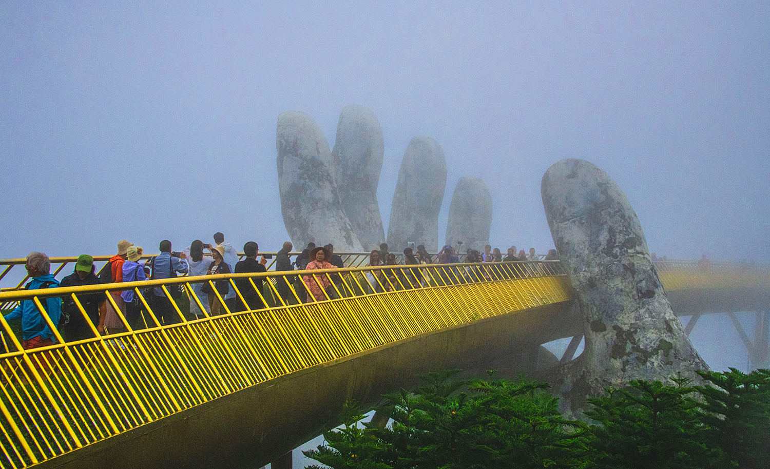 바나힐Golden Bridge.jpg