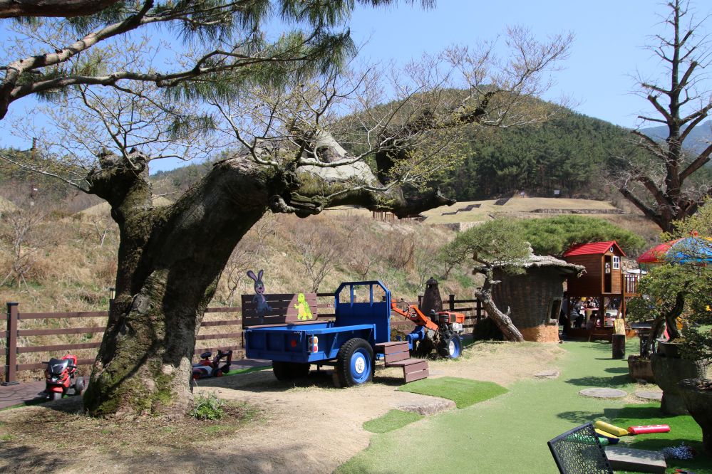 산과하늘아래 카페에사1...JPG