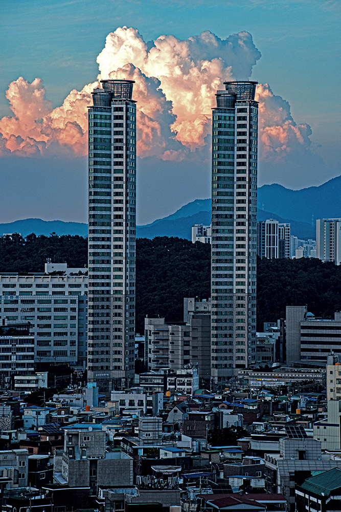 어두움이 내리는데.jpg